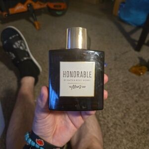 Bath & Body Works Honorable Fragrance - Black and Gold